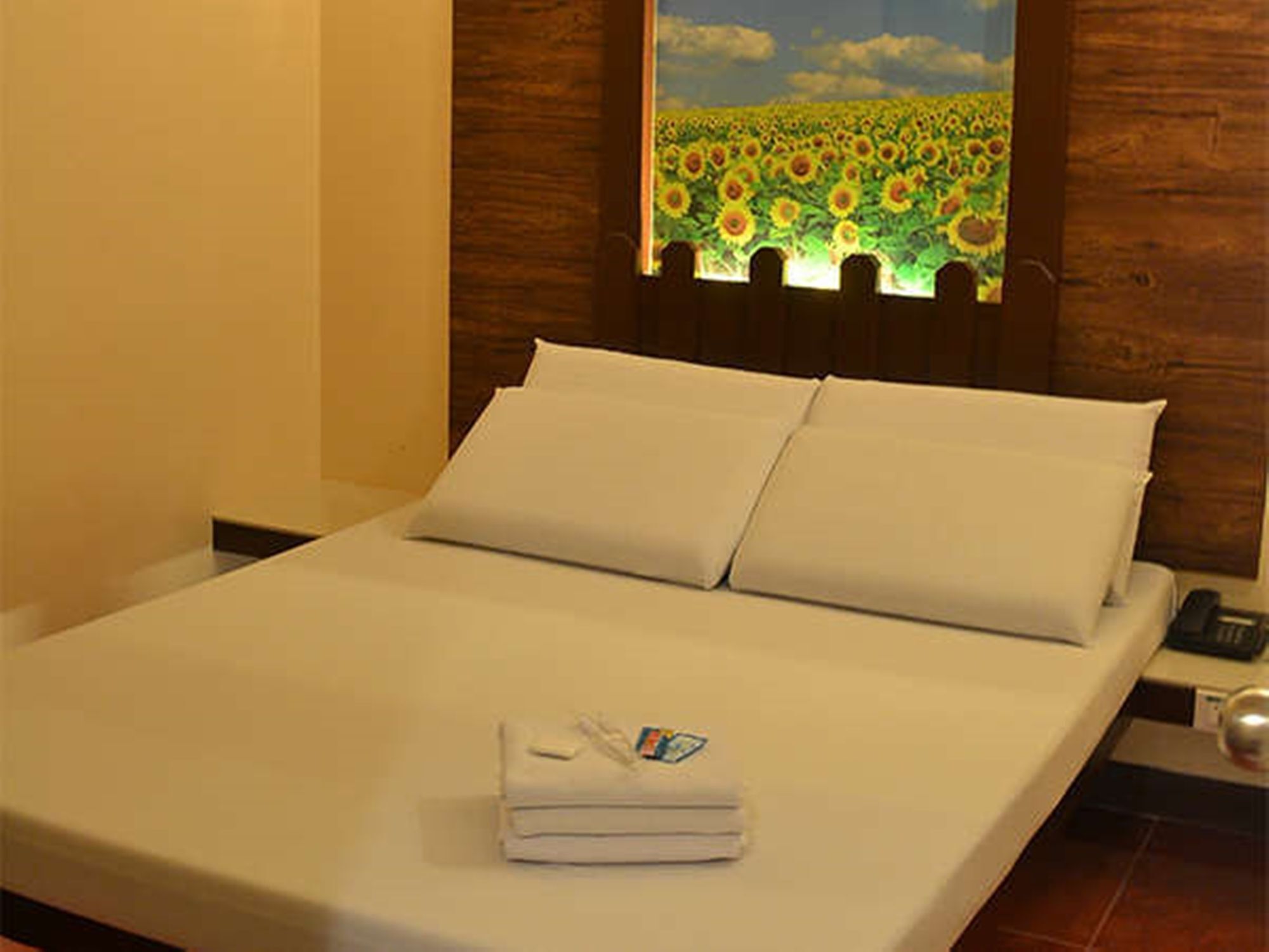 Astrotel Guadalupe Mandaluyong Exterior foto